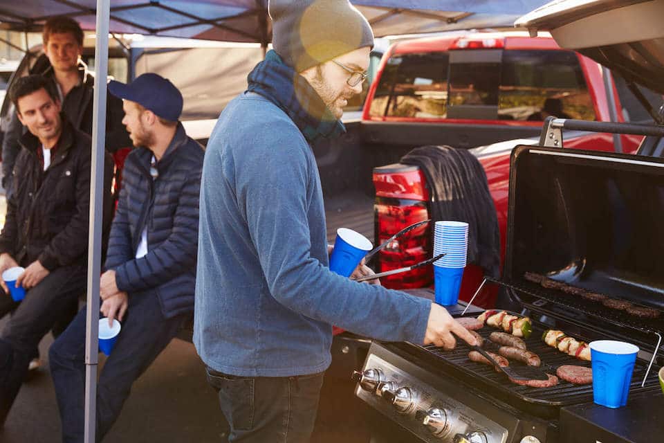 The Do’s And Don’ts Of Winter Tailgating [Tailgater's Guide