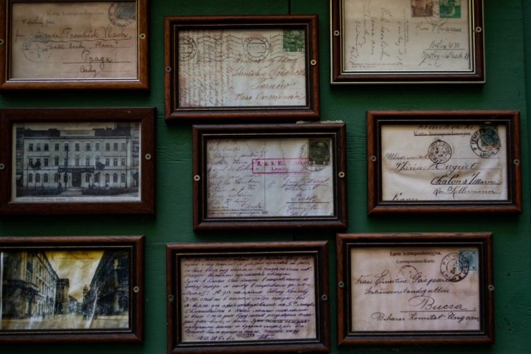 how-to-display-your-postcards-at-home-decor-guide-chattersource