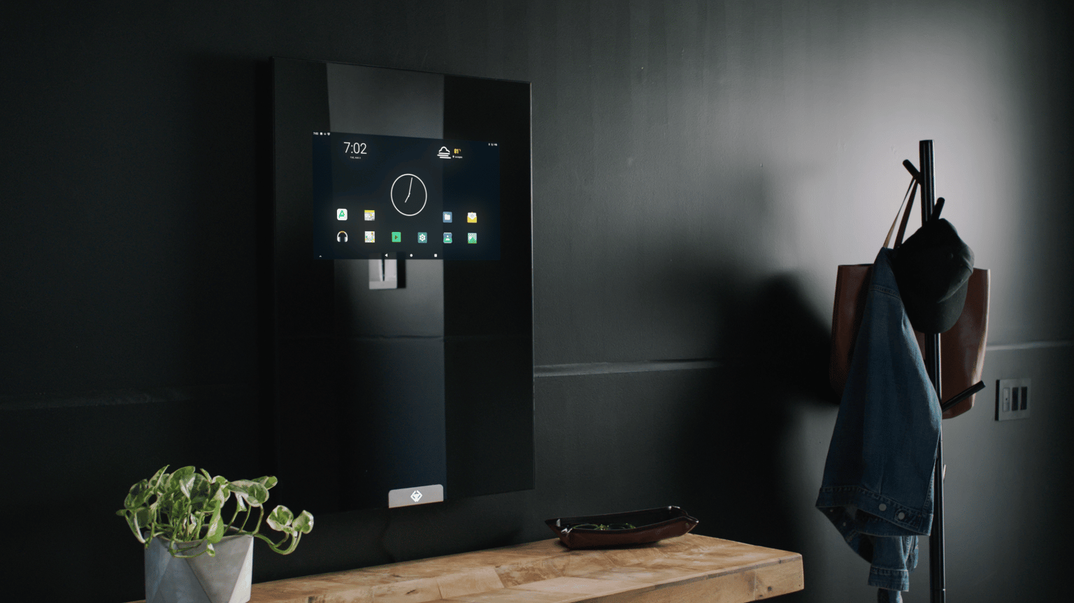 18 Best Smart Mirrors To Try in 2023 [And How Smart Mirrors Work]